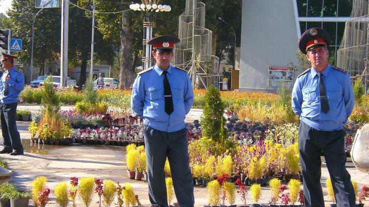 В Таджикистане милиционеров "посадят"на диету
