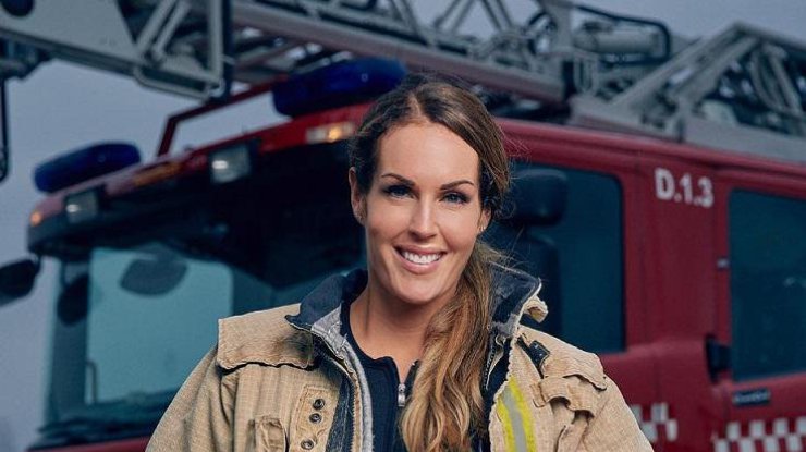 Соблазнительная женщина-пожарник стала звездой Instagram (фото: Instagram) 