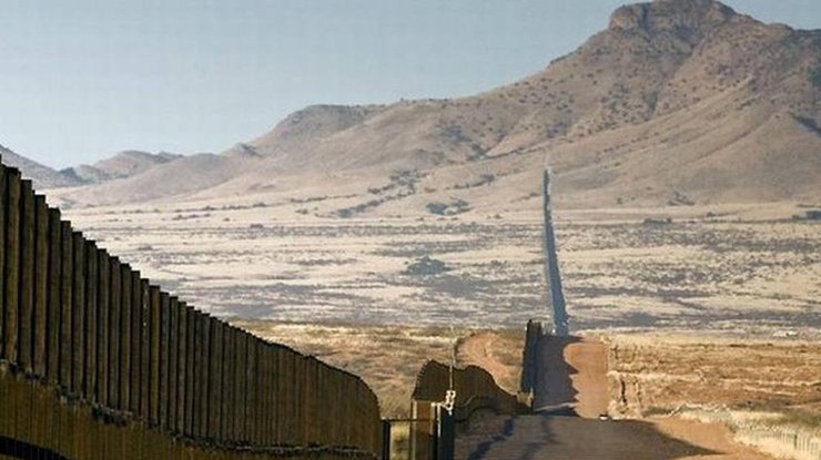 Стена между США и Мексикой обойдется в $25 млрд