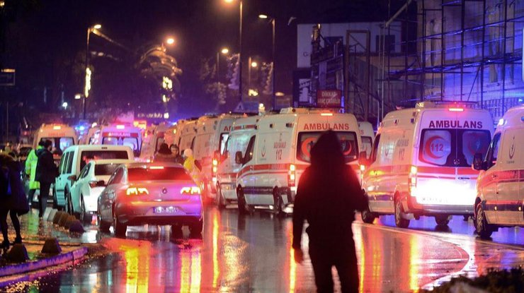 Теракт в Стамбуле: нападавший приехал к клубу на такси 