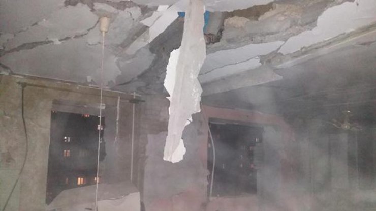 В Сумах из-за взрыва в многоквартирном доме погибла женщина