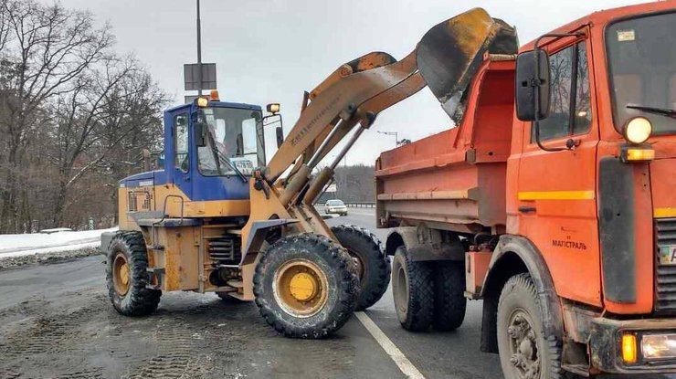 Из Киева за выходные вывезли более 5 тысяч тонн снега 