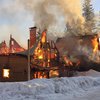 На Драгобрате дотла сгорела гостиница (фото, видео)