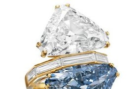 Кольцо Bvlgari с двумя бриллиантами - голубым и бесцветным. Было продано в 2010 году за 15,7 миллиона долларов