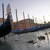 В Венеции знаменитые каналы превратились в ручьи (фото)