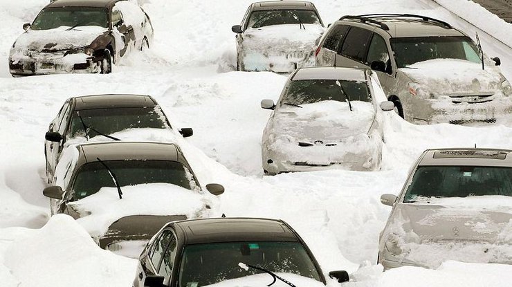 Снегопад в Украине: дороги чистят более 3,5 тыс. человек
