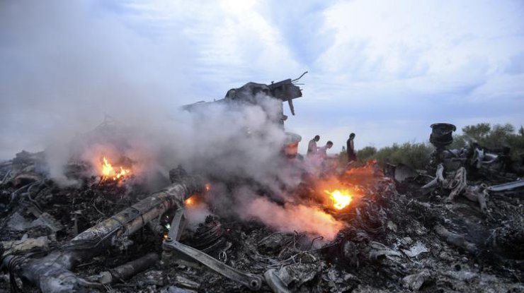 Катастрофа МН17: в Нидерланды пытались провезти обломки самолета 