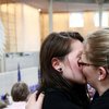 В Германии официально разрешили однополые браки