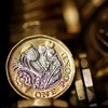 В Британии убрали из обращения старую монету фунта стерлингов