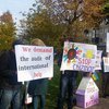 Акция под посольством США: переселенцы объявили голодовку (фото)