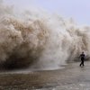 В Китае шторм "выгнал" из домов более 37 тысяч человек 
