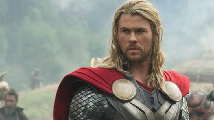 Крис Хемсворт в роли скандивского бога. Кадр из к/ф "Thor: The Dark World"/Marvel Studios