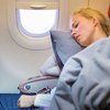 Сон в самолете может лишить вас слуха - медики 