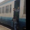 Что-то пошло не так: на Закарпатье пассажиры толкали поезд (видео)  