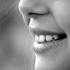 Белоснежная улыбка: какой продукт заменит зубную щетку 