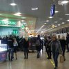 Съездил на шоппинг: в Харькове водитель влетел в ТЦ и проехался между магазинами (фото) 