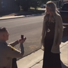 Полицейский сделал любимой необычное предложение выйти замуж (видео)