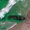 На берег Калифорнии выбросило останки круизного лайнера-призрака (фото, видео) 