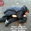 В Киеве пьяная женщина-водитель выпала из машины (фото)