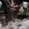 Во Львове под брусчаткой нашли древние надгробия (фото) 