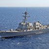 Американский эсминец не может зайти в Одессу из-за сильного шторма