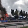 ДТП на Рівненщині: водій ваговоза згорів у кабіні (відео)