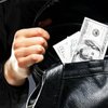 В центре Киева мужчину ограбили на $50 тысяч в фальшивом обменнике