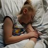 10-летняя школьница едва не лишилась руки из-за дезодоранта (видео) 