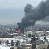 Крупный пожар в Киеве: дым виден за 6 км (фото)