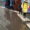 В Сумской области дети "плывут" до школы (фото)