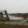 В Чехии рухнул мост, ранены люди (фото)