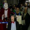 Лотерейна лихоманка: в Іспанії сотні людей у карнавальних костюмах мріють про мільйони