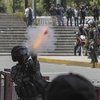 Камни и петарды: в Боливии масштабные протесты закончились столкновениями с полицией