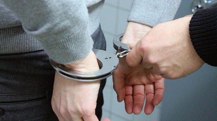 В Днепре пьяный мужчина взял заложницу в доме соседки