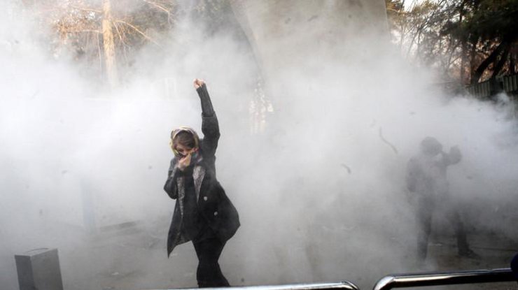 В Иране протесты переросли в масштабные беспорядки, есть погибшие 