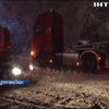 В плену у непогоды: Западную Украину завалило снегом