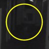 Оператор снял призрак ребенка в заброшенном особняке (видео)