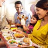 Еда в самолете: какие блюда безопасно есть во время полета 