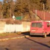 В Житомире машина снесла остановку (фото)