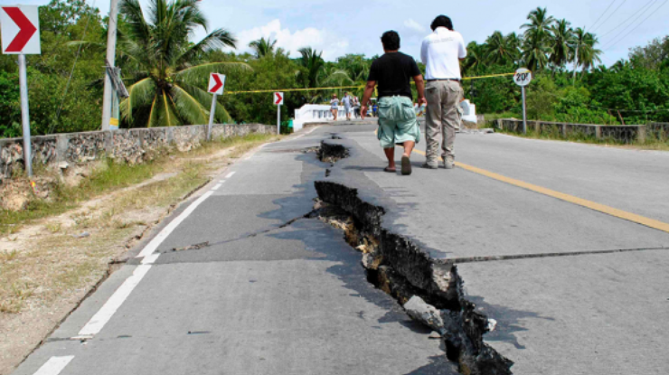 На Филиппинах произошло мощное землетрясение магнитудой 6,7. Фото: Infobae.com  