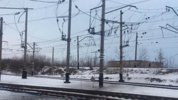 В Авдеевке из-за обстрелов пострадала железнодорожная станция. Фото: Муса Магомедов\Facebook
