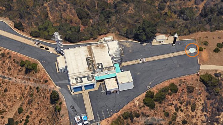 Возле штаба-квартиры NASA "припарковалась" тарелка НЛО / Фото: Google Earth