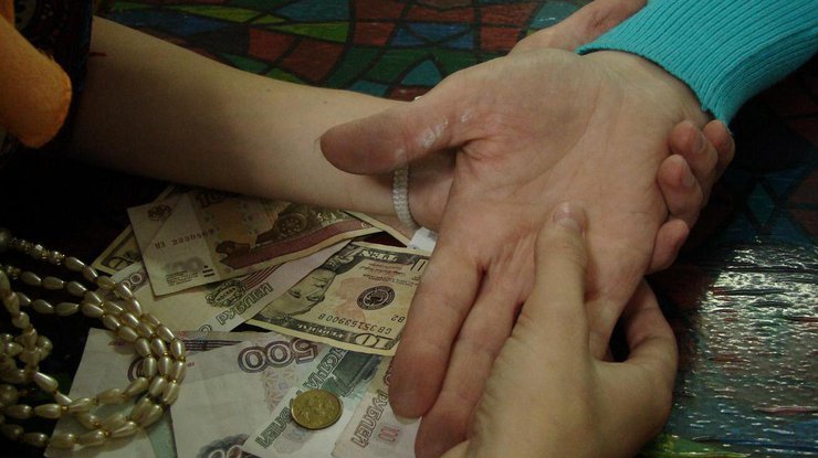 В Хмельницкой области задержали мошенников "снимающих порчу"