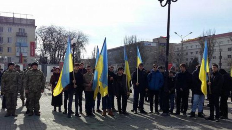 В Херсоне митингуют в поддержку Крыма