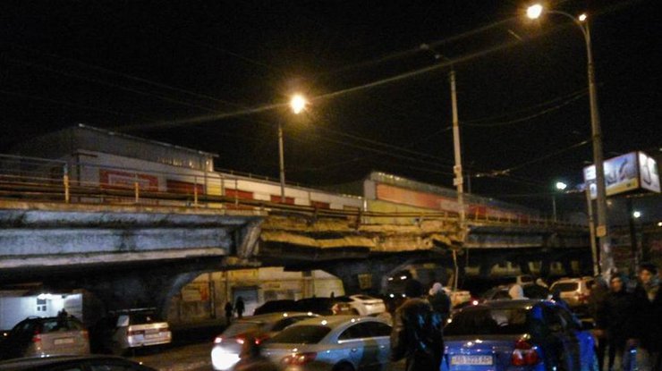 В Киеве полностью перекроют движение по Шулявскому мосту
