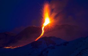 На Сицилии началось извержение вулкана Этна