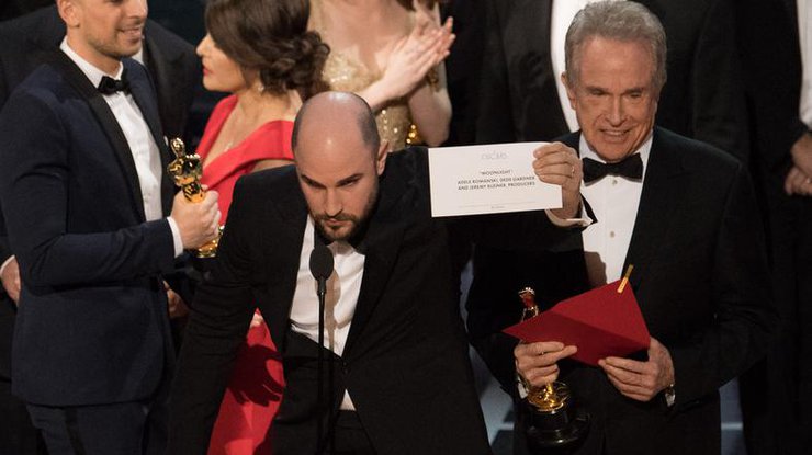 Оскар-2017: назван виновник путаницы с конвертами