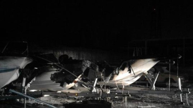 В Киеве при пожаре сгорели три яхты 