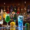 День бармена: как приготовить классические коктейли дома 