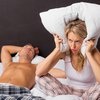 Почему супругам полезно спать в разных постелях: советы ученых 
